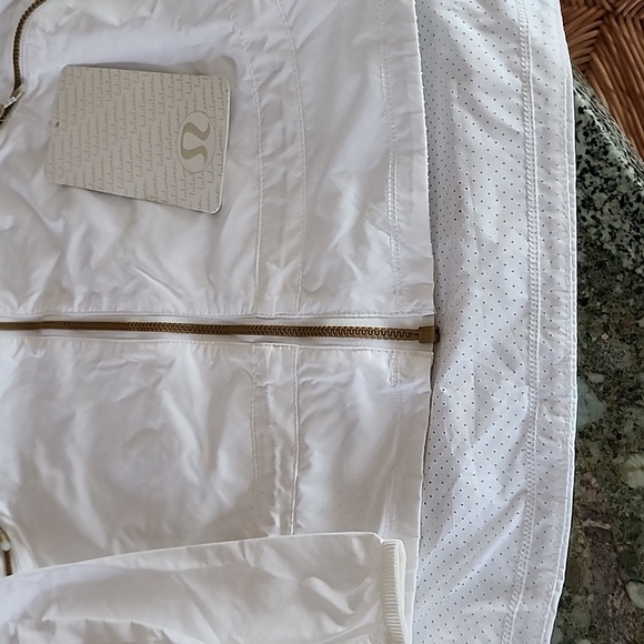 Lululemon Miss Misty II Windbreaker - Picture 4 of 9